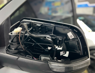 Gương Điện Ford: Phụ Kiện Tiện Nghi Cho Xe Của Bạn