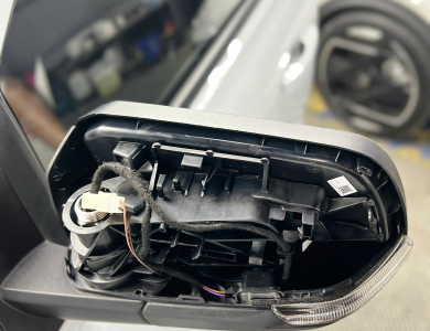 Gương Điện Ford: Phụ Kiện Tiện Nghi Cho Xe Của Bạn