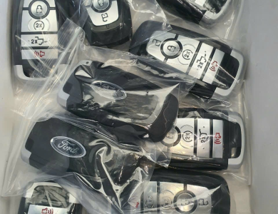 Remote đề nổ từ xa Ford.