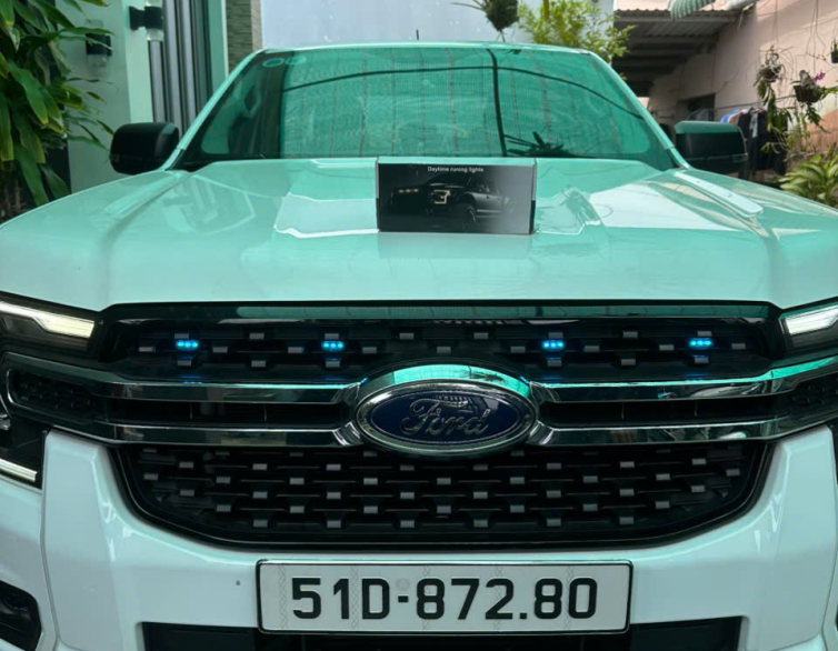 Đèn LED Định Vị Ford Ranger: Phụ Kiện Tăng Cường An Toàn