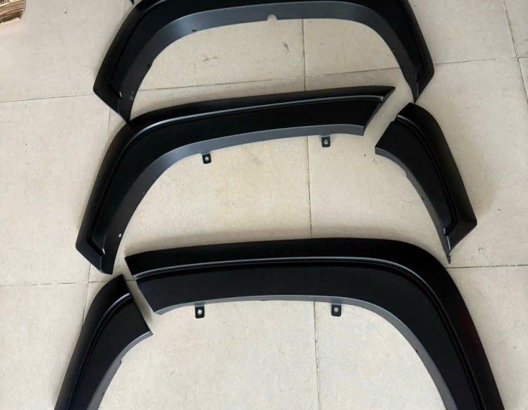 Ốp Cua Lốp Triton 5: Nâng Cấp Đẳng Cấp Cho Xe Của Bạn