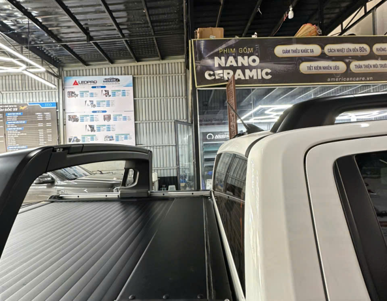 Nắp Thùng Cuộn Cơ Stormtrak: Giải Pháp Bảo Vệ Và Tiện Nghi Cho Xe Bán Tải