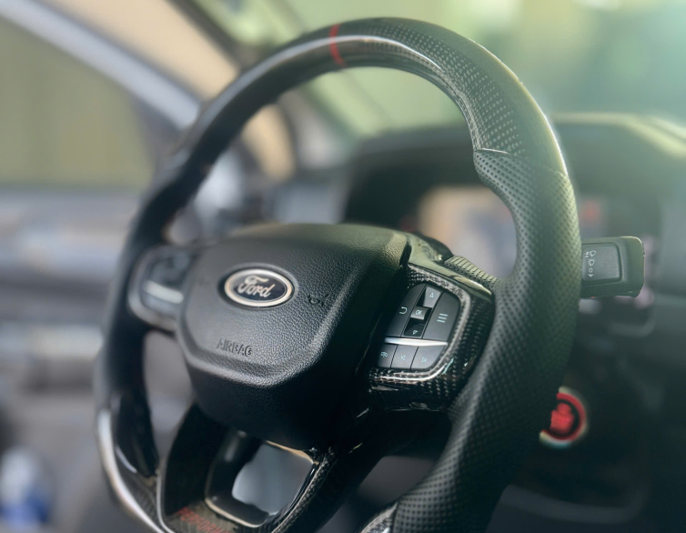 Vô Lăng Carbon: Nâng Cao Trải Nghiệm Lái Xe