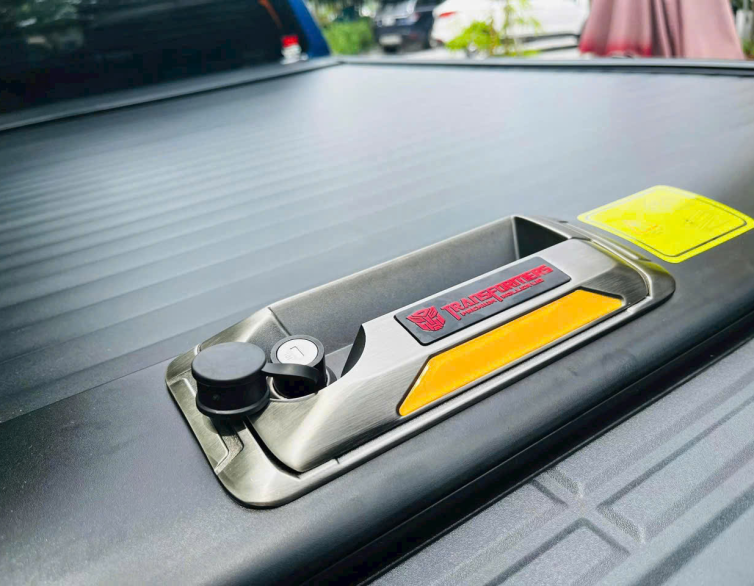 NẤP THÙNG CUỘN HILUX