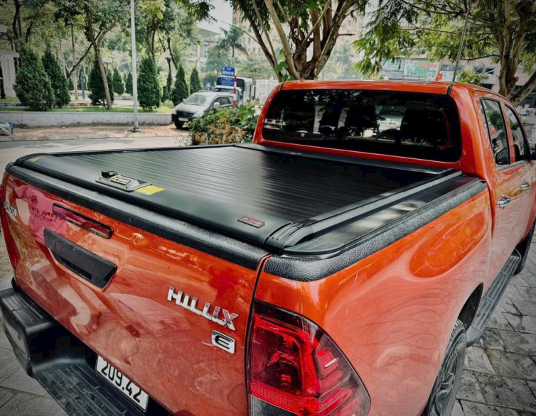 NẤP THÙNG CUỘN HILUX