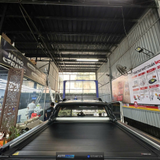 Nắp Thùng Cuộn Cơ Stormtrak: Giải Pháp Bảo Vệ Và Tiện Nghi Cho Xe Bán Tải